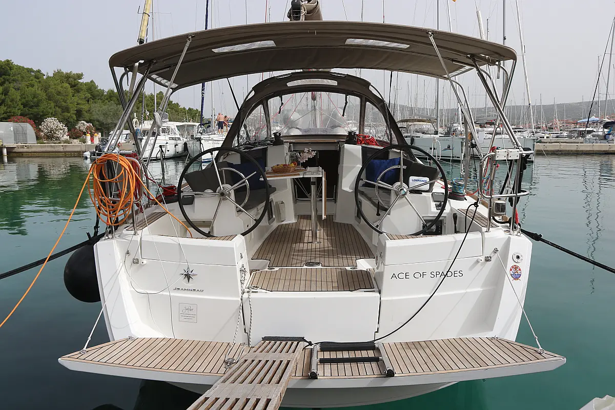 Sun Odyssey 389