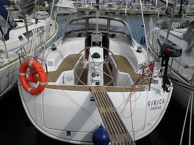 Bavaria Cruiser 33