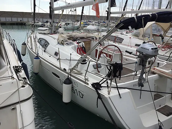 Oceanis 43