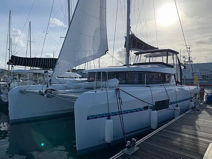 Lagoon 42