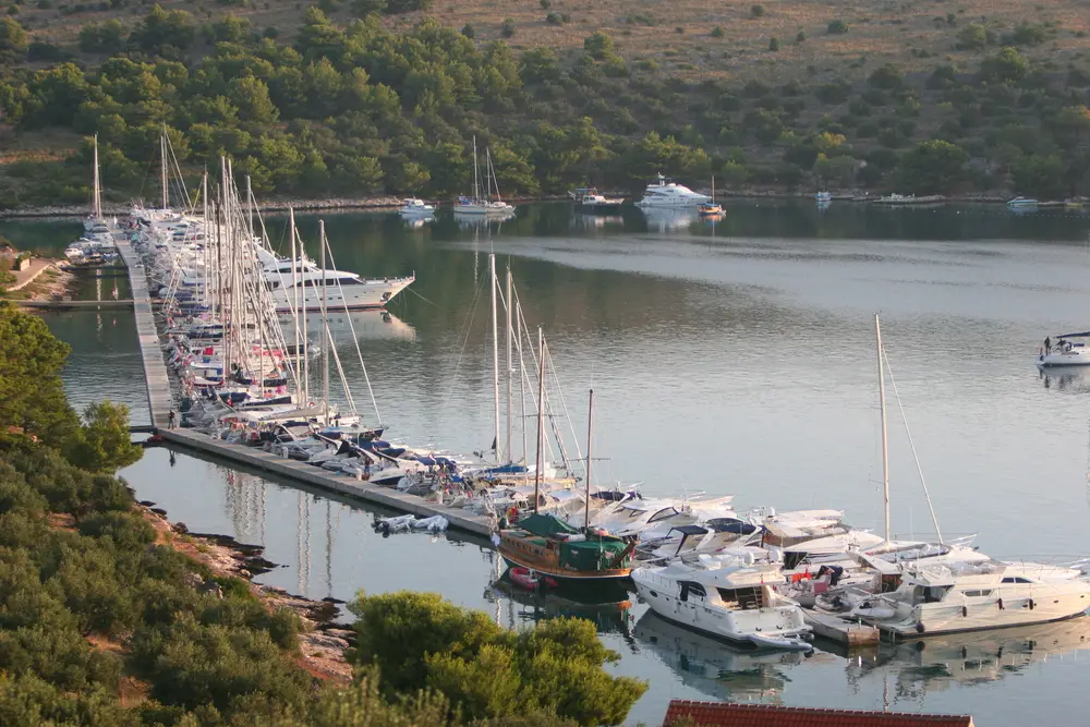 Île de Lastovo – Péninsule de Peljesac (Loviste 35NM)